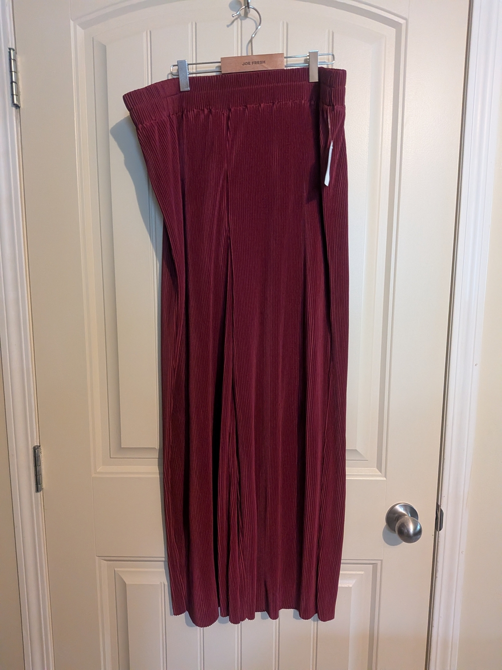 NWT Wide-Leg Pants in Rich Wine